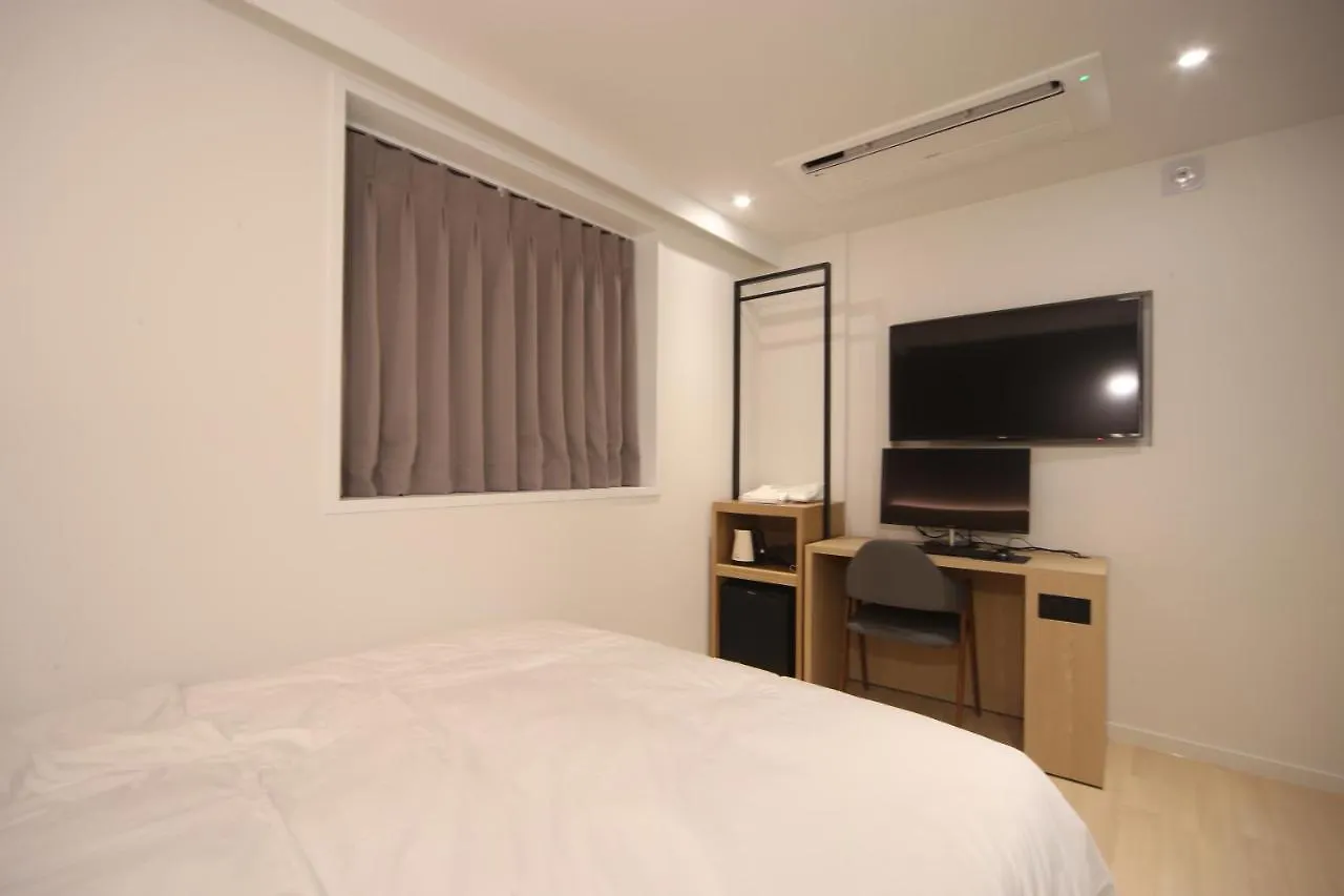 Daeyeon Business Hotel The Grang Busan 2*,