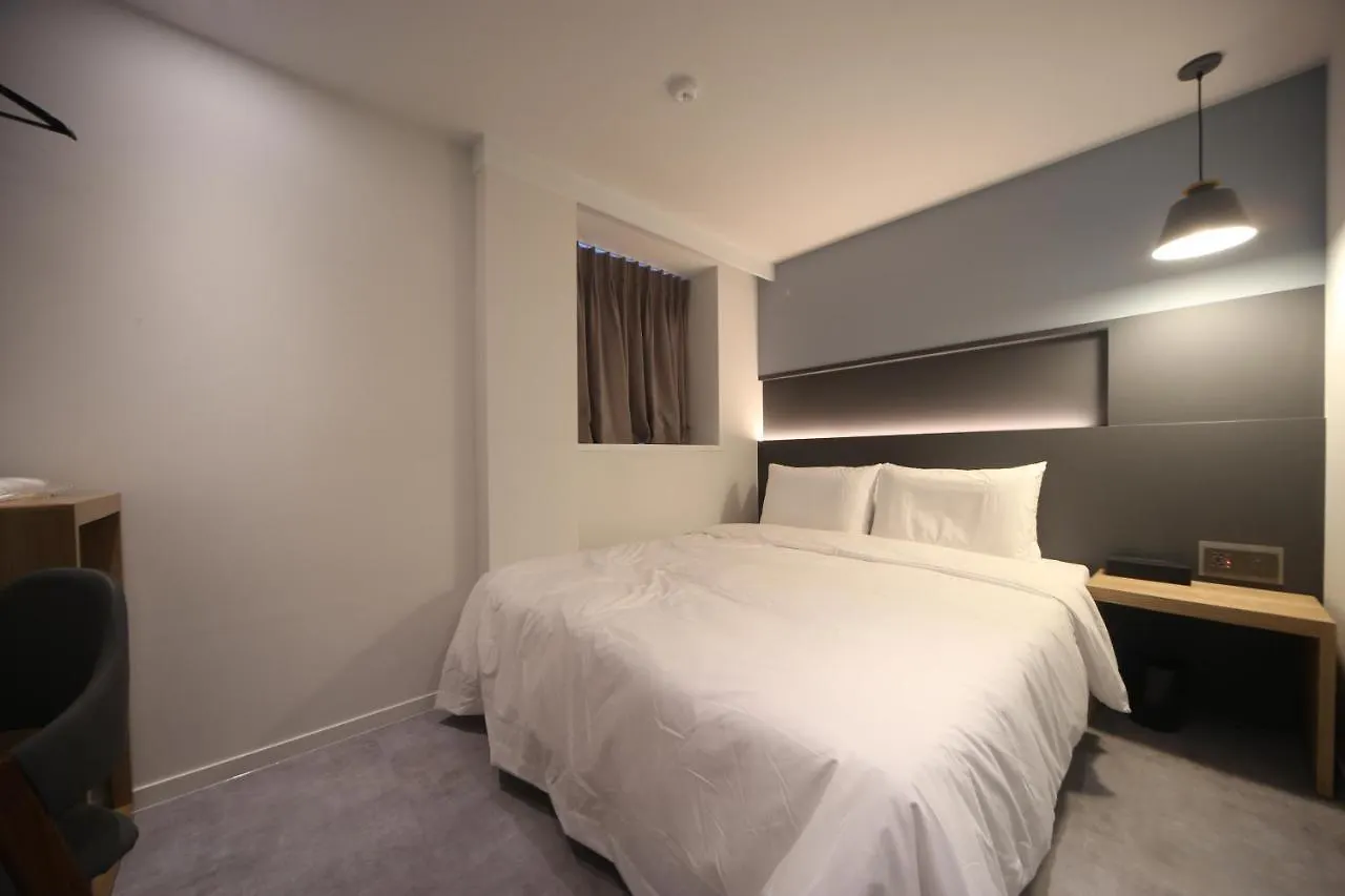 Daeyeon Business Hotel The Grang Busan 2*,  South Korea