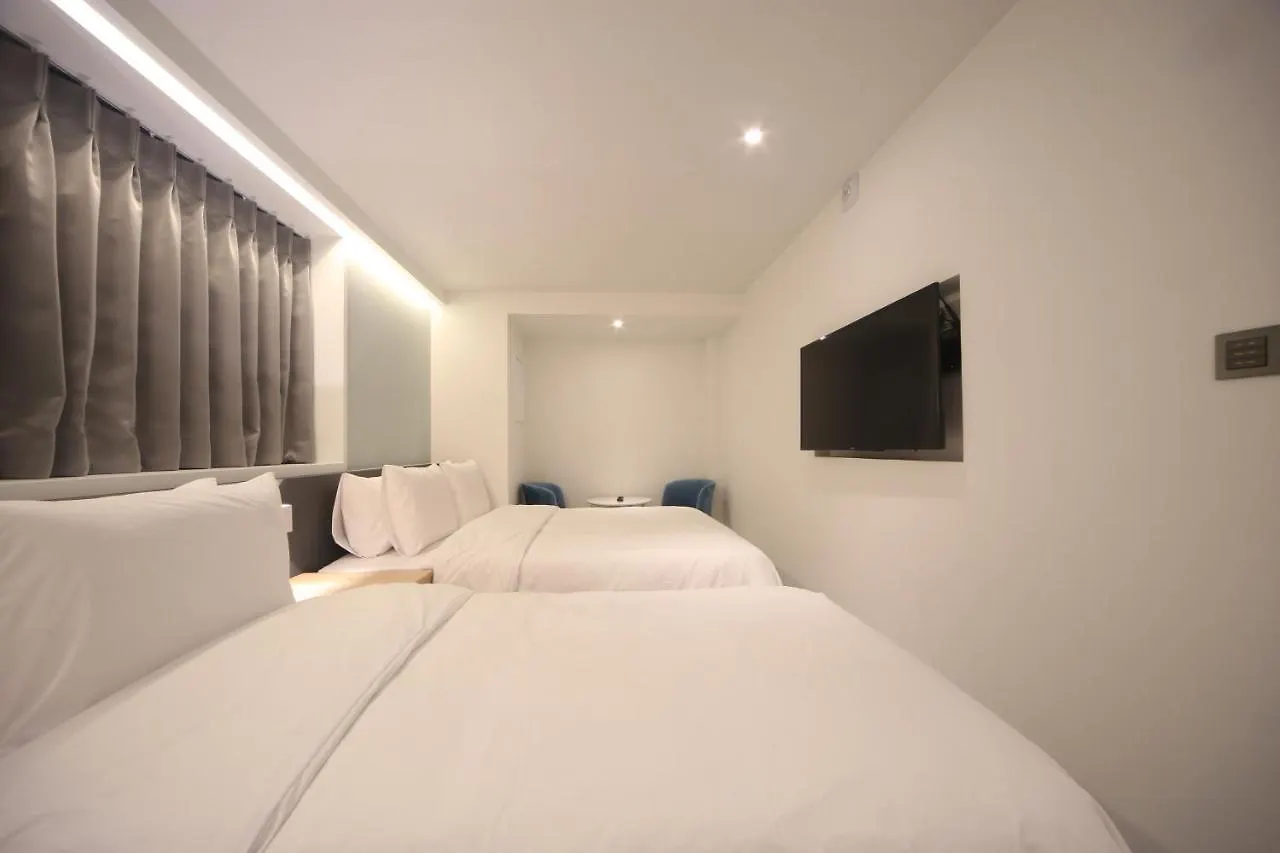 Daeyeon Business Hotel The Grang Busan